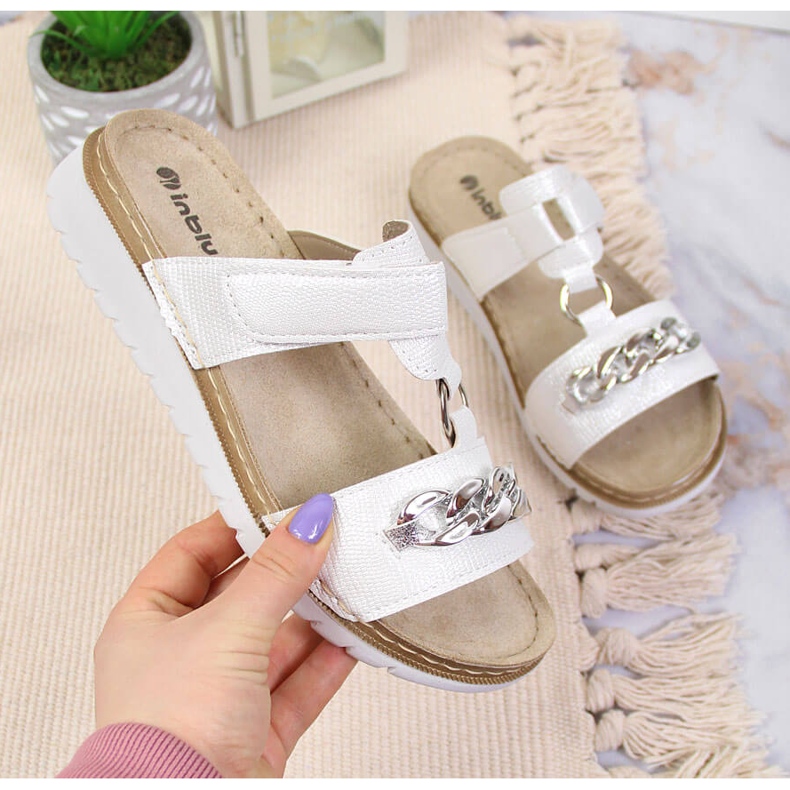 Zapatillas casa mujer Inblu velcro blanco con cadena 1