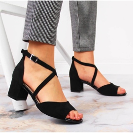 Sandalias de mujer en el poste negro de Sergio Leone 6