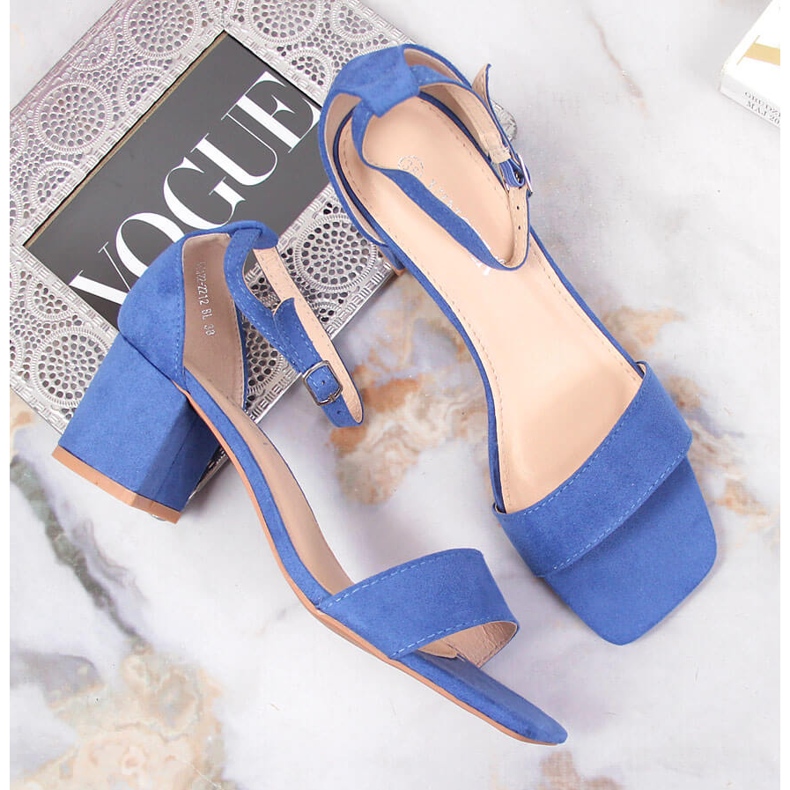 Sandalias de mujer en el post azul de Vinceza 1 Sandalias de mujer en el post azul de Vinceza 1