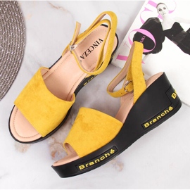Sandalias de mujer Vinceza amarillas con tacón de cuña amarillo 3