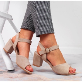 Sandalias de mujer en el post beige Vinceza ante 4
