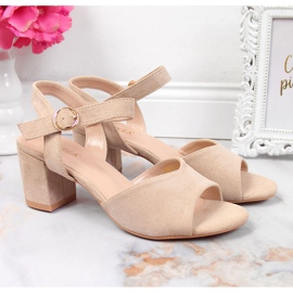 Sandalias de mujer en el post beige Vinceza ante 3