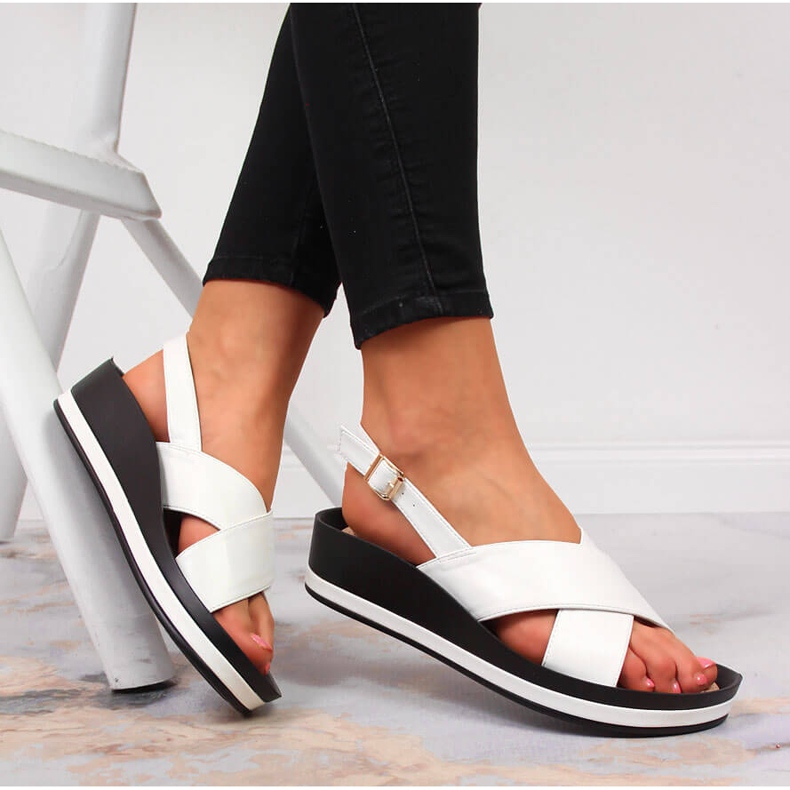 Sandalias de mujer Vinceza blancas con tacón de cuña blanco 1 Sandalias de mujer Vinceza blancas con tacón de cuña blanco 1