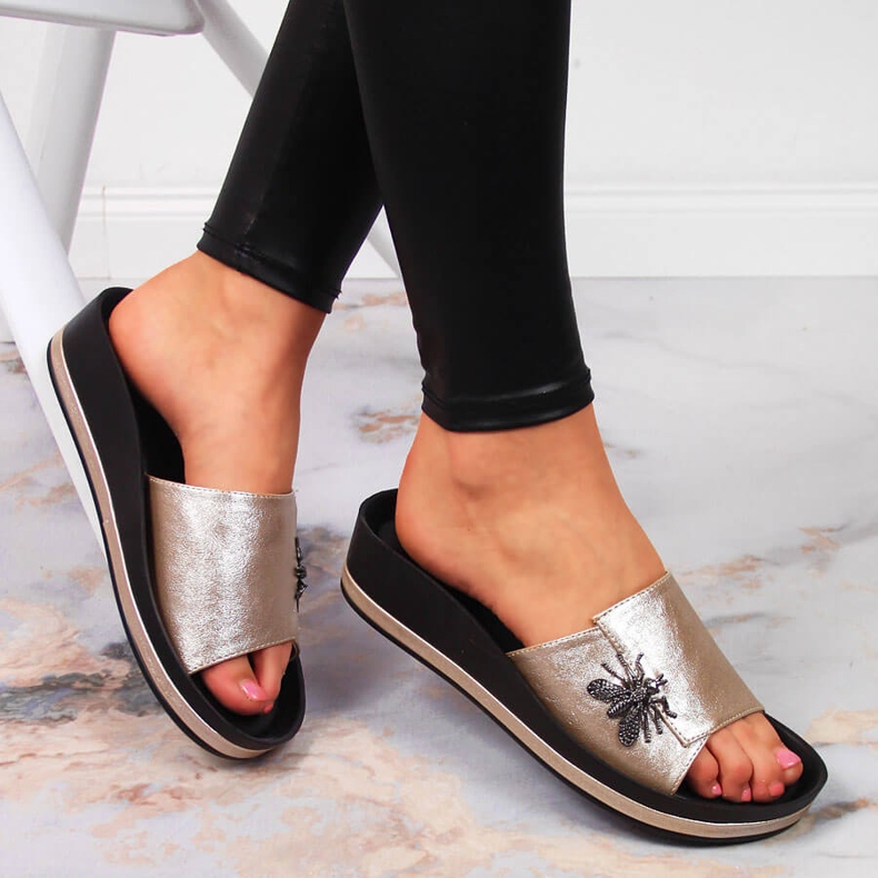 Babucha mujer cuña dorada con pajarita Vinceza dorado 1