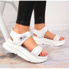 News Sandalias blancas de mujer en la plataforma deportiva NOVEDADES blanco 5