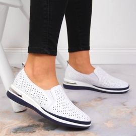 Zapatos sin cordones de mujer en piel calada, blanco T.Sokolski 6