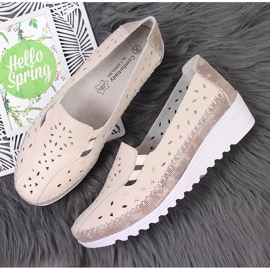 Zapatos cómodos de mujer en piel beige T.Sokolski 5