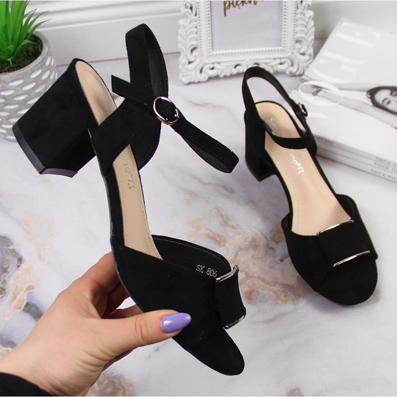 Sandalias negras de Sergio Leone en el puesto negro 1