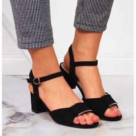 Sandalias negras de Sergio Leone en el puesto negro 6
