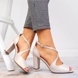 Sandalias de mujer en un poste de Sergio Leone beige perlado 5
