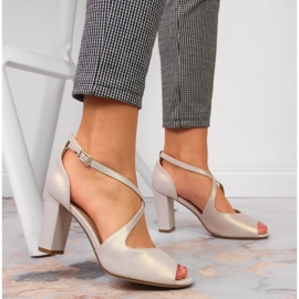 Sandalias de mujer en un poste de Sergio Leone beige perlado 6