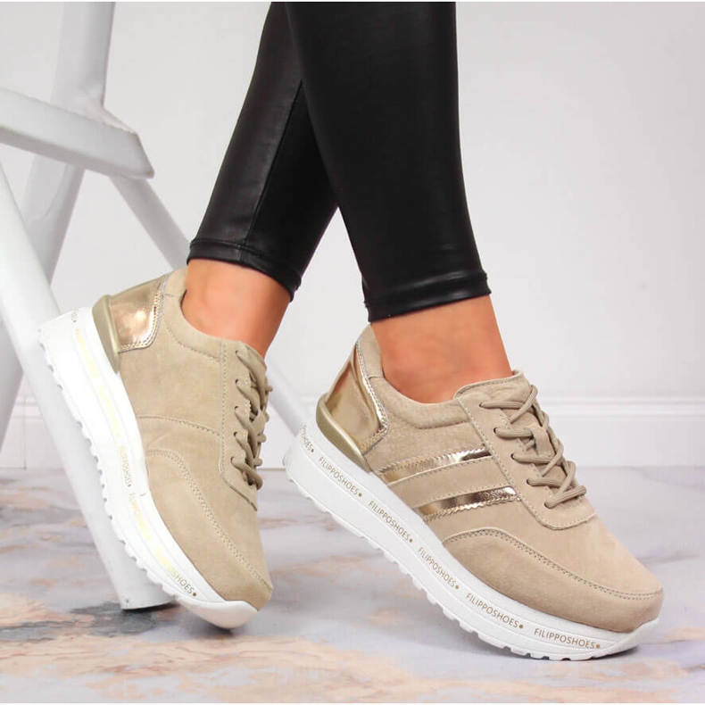 Zapatos de cuero de mujer en la plataforma Filippo beige. 1