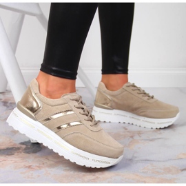 Zapatos de cuero de mujer en la plataforma Filippo beige. 5