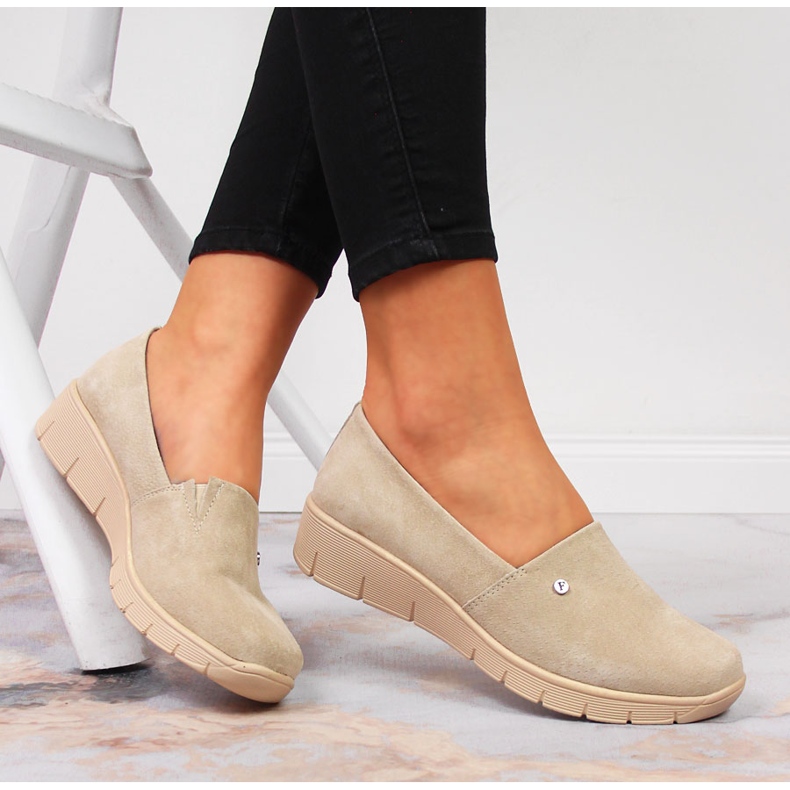 Zapatos cómodos de mujer en piel beige Filippo 1