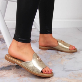 Babuchas de mujer doradas con decoración Filippo dorado 5