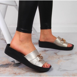 Babucha mujer de piel con cadena dorada Filippo dorado 5