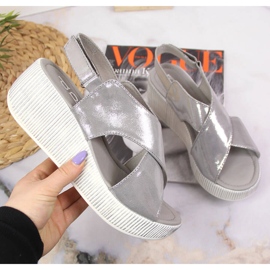 Sandalias mujer de piel con cuña plateada Dolce Pietro plata 4