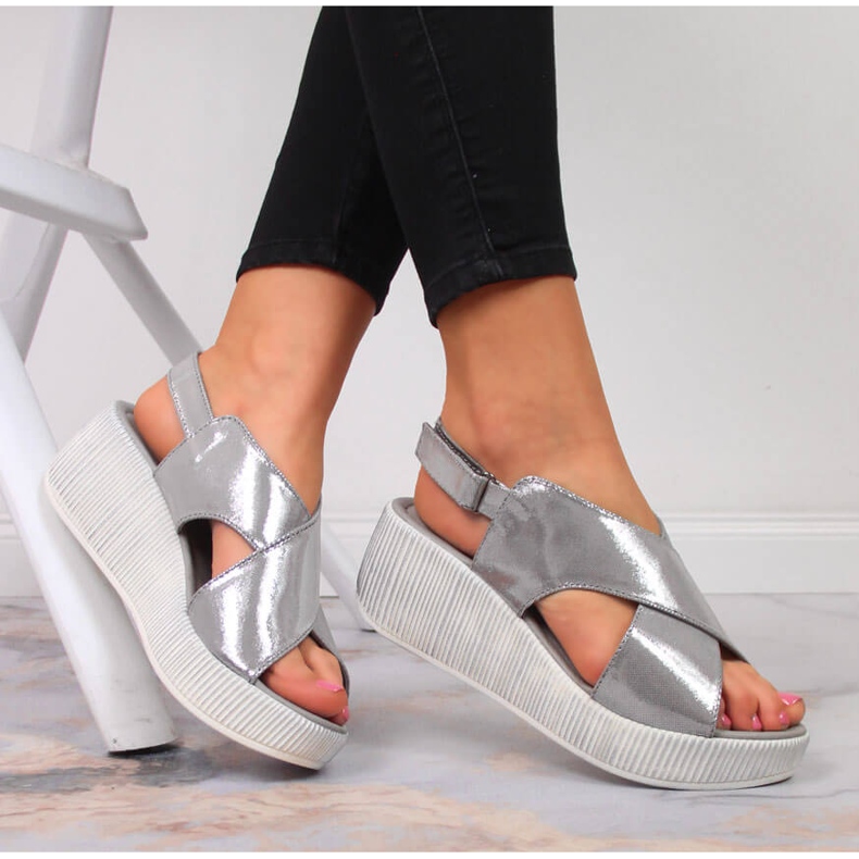 Sandalias mujer de piel con cuña plateada Dolce Pietro plata 1