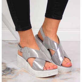 Sandalias mujer de piel con cuña plateada Dolce Pietro plata 3