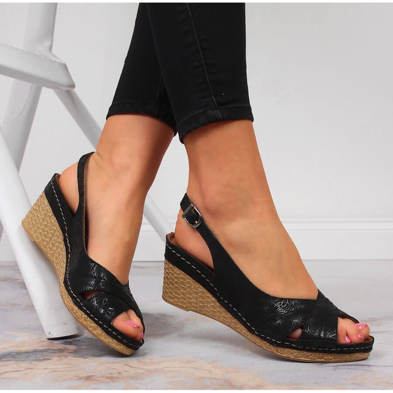 Sandalias mujer de piel con cuña negra Dolce Pietro negro 1