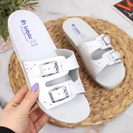 Pantuflas cuña sanitaria Inblu para mujer en color blanco 4