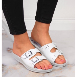 Pantuflas cuña sanitaria Inblu para mujer en color blanco 3