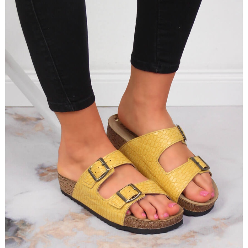 Zapatillas casa mujer Inblu amarillas con hebillas amarillo 2