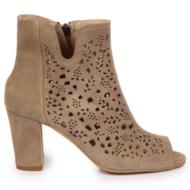 Botas de mujer de cuero calado en el poste Juma beige. 4