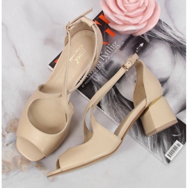 Sandalias mujer piel beige con tacón alto Juma 6