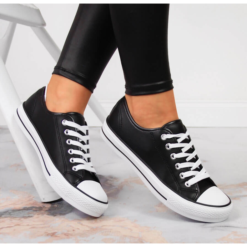 Deportivas bajas Atletico ecopiel negras negro 1