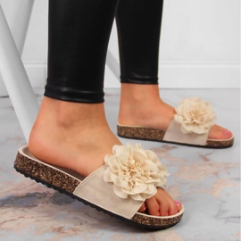Babuchas mujer beige con flores eVento 5
