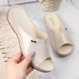 Babucha mujer de piel con cuña dorada Helios 105 dorado 1