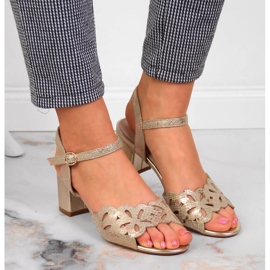 Sandalias de mujer en el poste de oro de Sergio Leone dorado 3