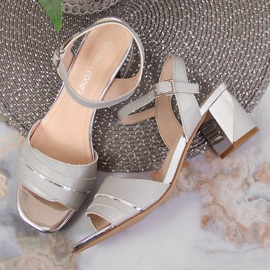 Sandalias de mujer en el poste de plata de Sergio Leone 6