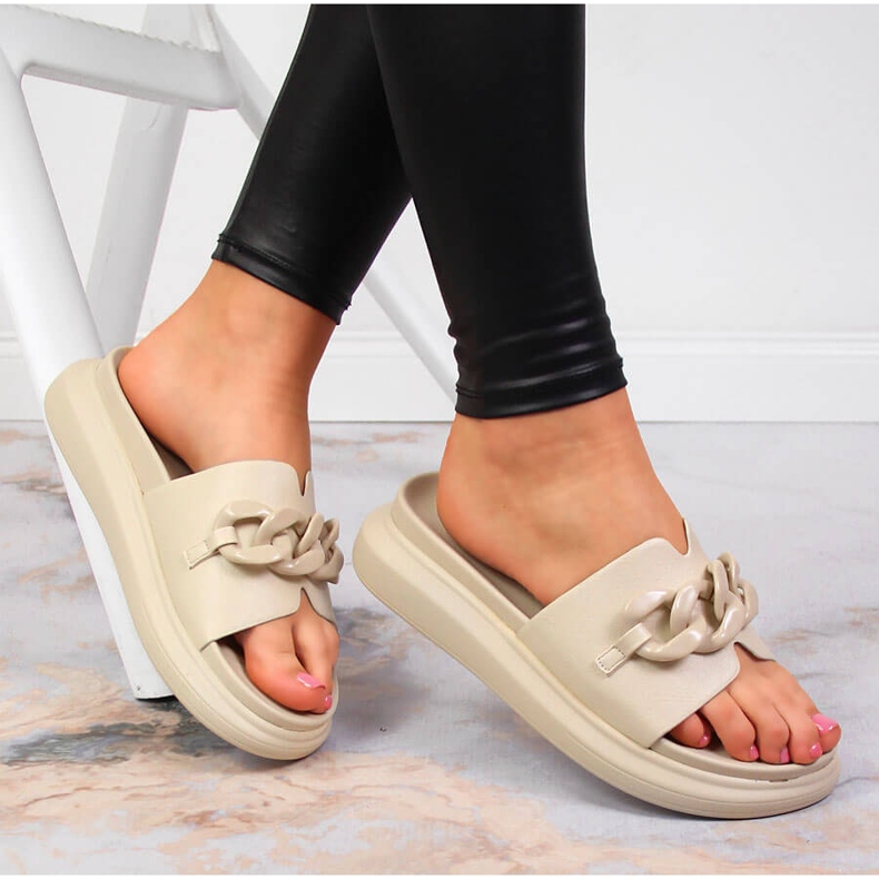 Bailarina Laura La.Fi plataforma beige con cadena 2