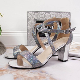 Sandalias plateadas de mujer en el puesto Filippo plata 2