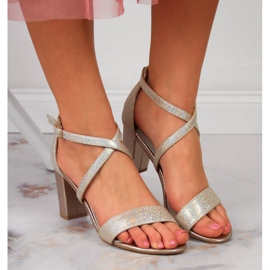 Sandalias de mujer Golden Filippo en el poste dorado 6