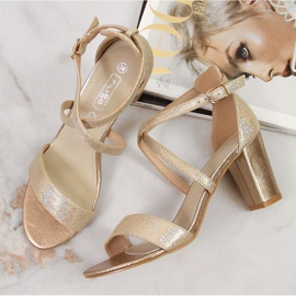 Sandalias de mujer Golden Filippo en el poste dorado 3