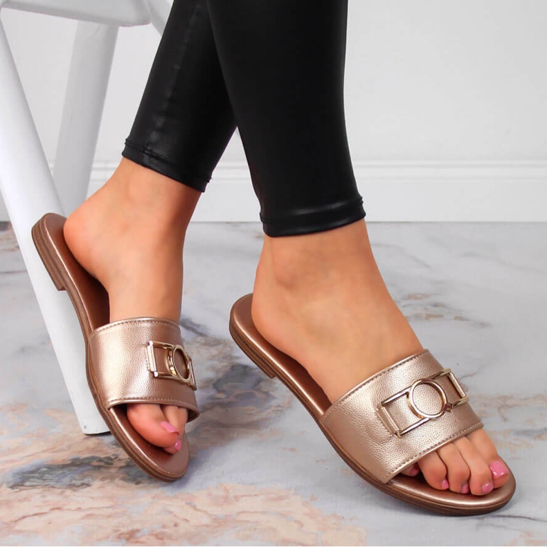 Pantuflas de mujer con adorno Jezzi dorado 1