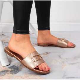 Pantuflas de mujer con adorno Jezzi dorado 5