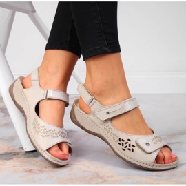 Sandalias mujer piel con velcro dorado Helios 266 4