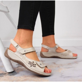 Sandalias mujer piel con velcro dorado Helios 266 5
