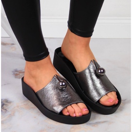 Babucha mujer de piel con adorno plateado T.Sokolski plata 6