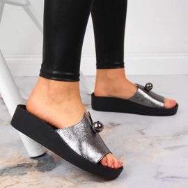 Babucha mujer de piel con adorno plateado T.Sokolski plata 5