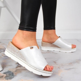 Zapatillas de mujer plateadas con cuña T.Sokolski plata 6