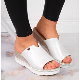 Zapatillas de mujer plateadas con cuña T.Sokolski plata 7