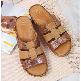 Babuchas cuero beige y elastico dorado Łukbut 1103 3