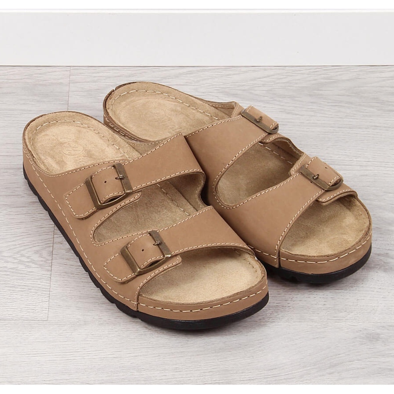 Babuchas cómodas para hombre en piel beige Helios 813 2 Babuchas cómodas para hombre en piel beige Helios 813 2