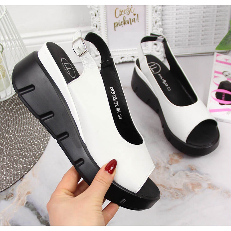 Sandalias de mujer en piel con cuña blancas Filippo blanco 1