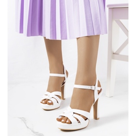 Sandalias blancas de tacón Argoon blanco 1 Sandalias blancas de tacón Argoon blanco 1